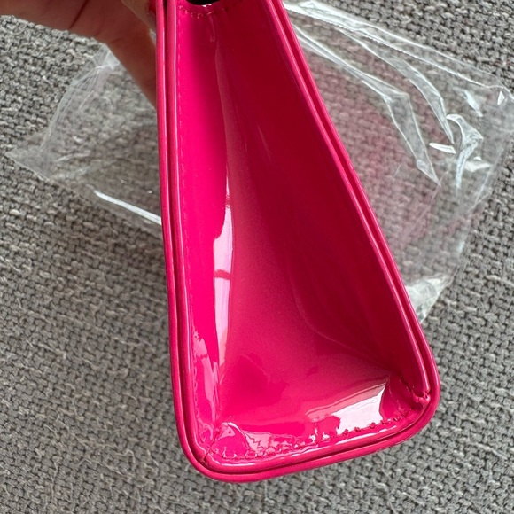 YSL Beauté Pink Patent Makeup Bag + Deluxe Minis | Limited Edition VIP Gift - Picture 3 of 11